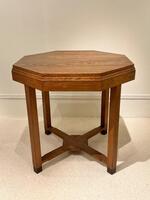 Oak guéridon. Circa 1930-40.